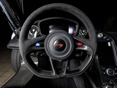Used 2015 McLaren P1 RWD image 11