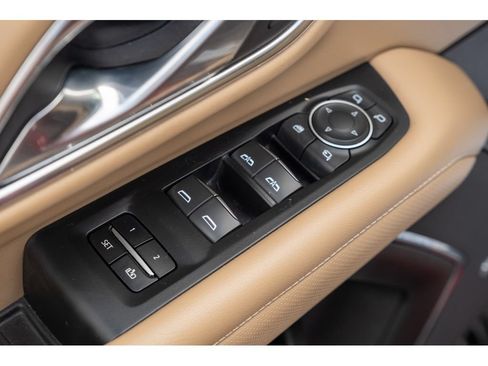 Used 2021 Chevrolet Tahoe Premier w/ Premium Package RWD image 14