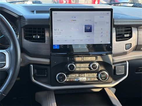 Used 2024 Ford Expedition Limited image 14