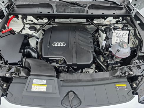 Certified 2025 Audi Q5 2.0T Premium Plus w/ Premium Plus Package AWD/4WD image 9