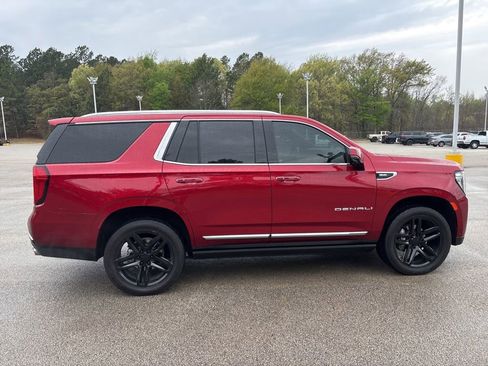 Used 2024 GMC Yukon Denali w/ Advanced Technology Package image 8