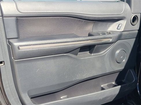 Used 2022 Ford Expedition XL image 18