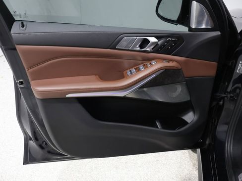 Used 2021 BMW X7 M50i image 13