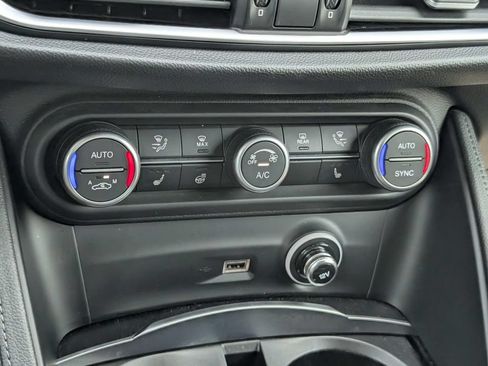 Used 2023 Alfa Romeo Stelvio Sprint AWD/4WD image 22