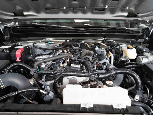Used 2025 Toyota Tacoma SR5 AWD/4WD image 30