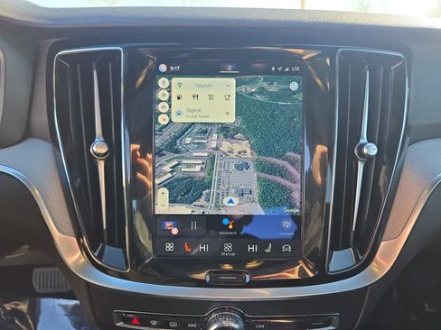 Used 2024 Volvo S60 B5 Plus w/ Protection Package Premier AWD/4WD image 18