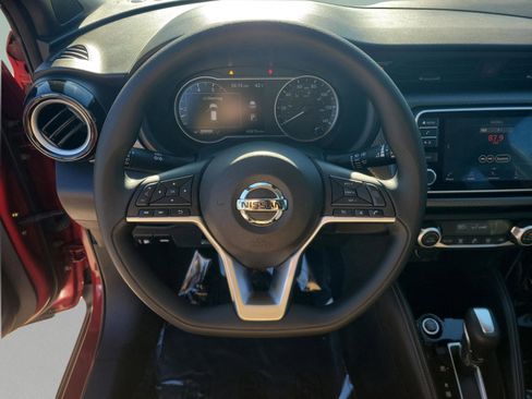 Certified 2020 Nissan Kicks SV image 27