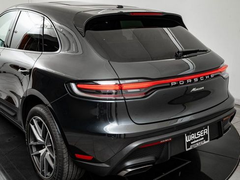 Certified 2025 Porsche Macan AWD/4WD image 20