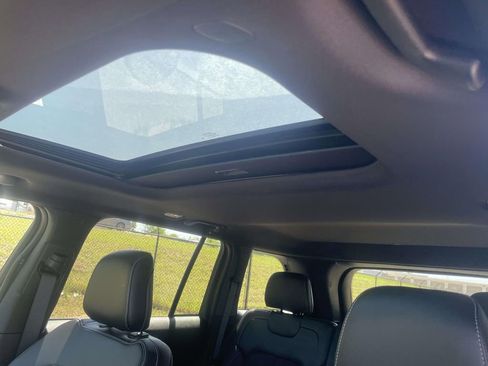 New 2025 Jeep Grand Cherokee Altitude AWD/4WD image 18