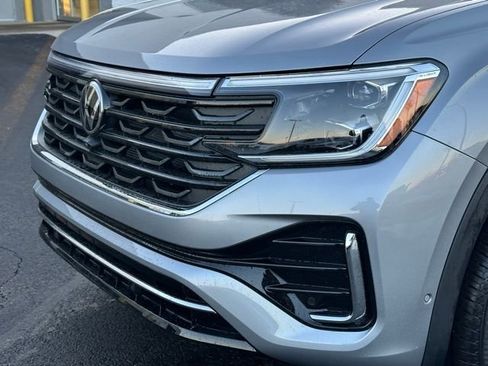 New 2026 Volkswagen Atlas Cross Sport SEL Premium R-Line image 8