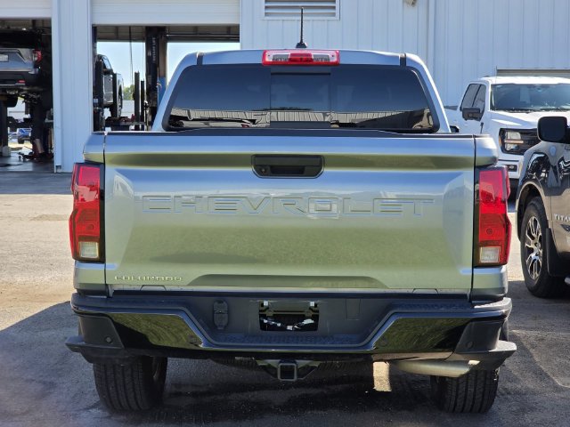 Used 2025 Chevrolet Colorado W/T w/ Advanced Trailering Package AWD/4WD image 9