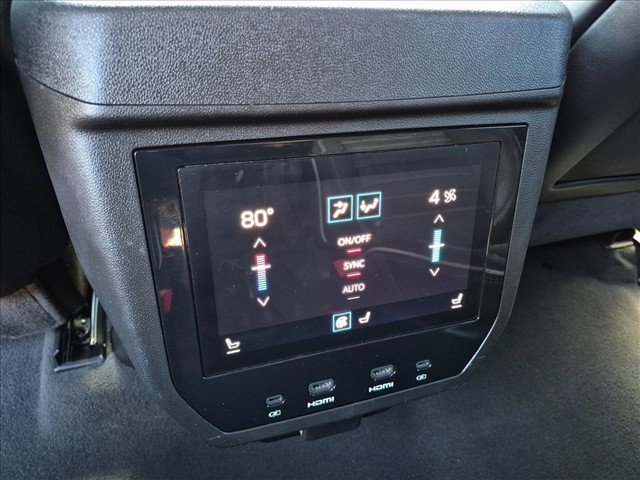 Certified 2025 GMC Yukon Denali Ultimate AWD/4WD image 19
