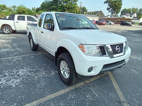 Used 2019 Nissan Frontier SV AWD/4WD image 2