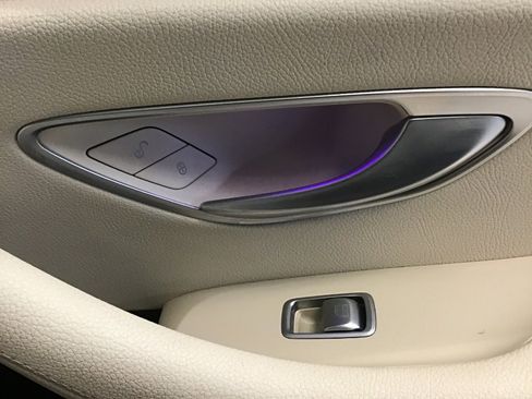 Used 2022 Mercedes-Benz E 350 4MATIC Sedan w/ AMG Line Exterior image 24