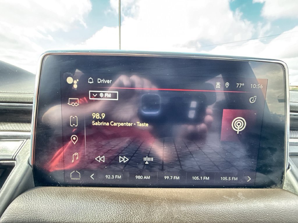 Used 2024 GMC Yukon SLT RWD image 19