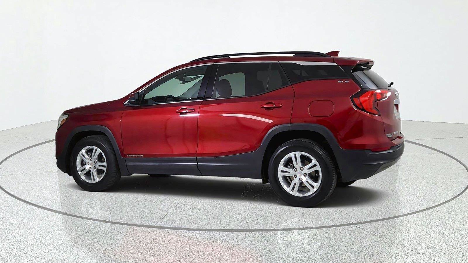 Used 2019 GMC Terrain SLE w/ Driver Convenience Package FWD image 4