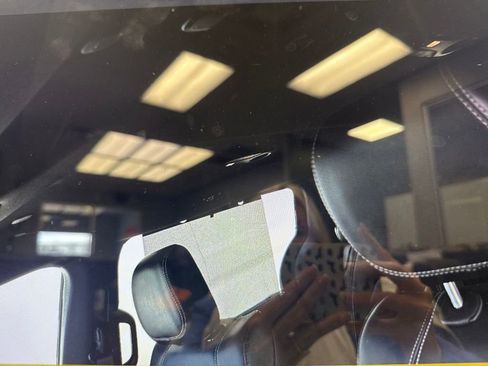 Used 2025 Chrysler Pacifica Select FWD image 15