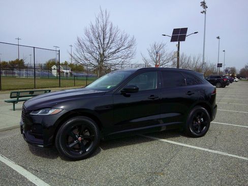 Used 2023 Jaguar F-PACE S image 9