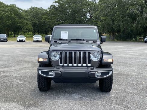 Used 2022 Jeep Wrangler Unlimited Sahara AWD/4WD image 3