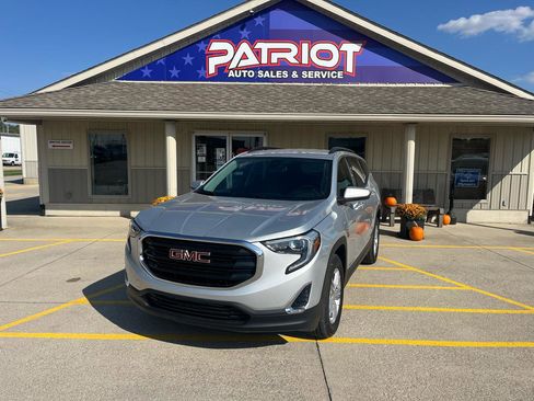 Used 2020 GMC Terrain SLE w/ Driver Convenience Package AWD/4WD image 1