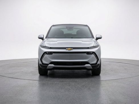 Used 2025 Chevrolet Equinox LT FWD image 2