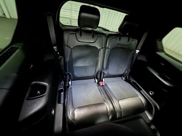 Used 2025 Jeep Grand Cherokee L Altitude RWD image 21