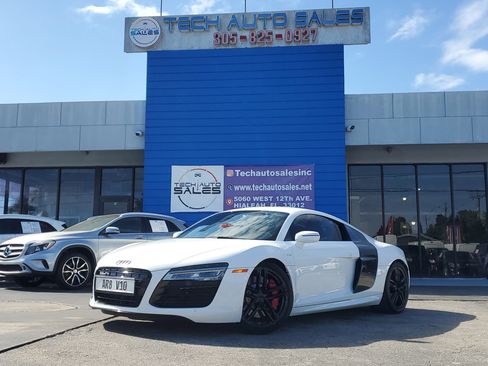 Used 2015 Audi R8 V10 w/ Full Leather Package image 2