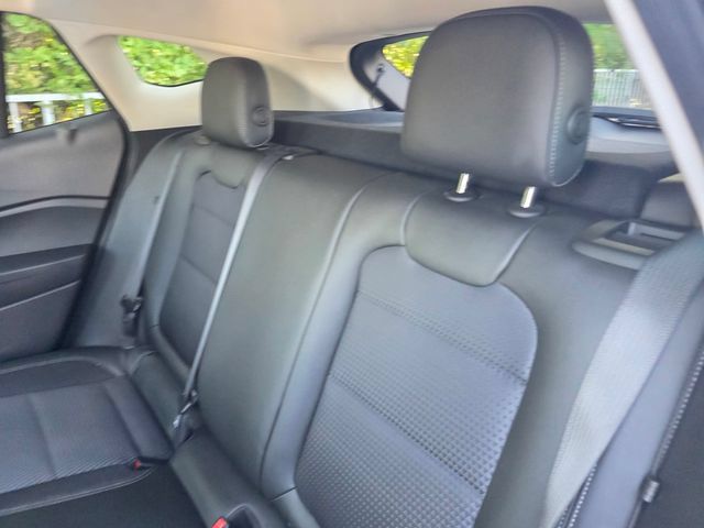 Used 2025 Chevrolet Trax LT FWD image 12