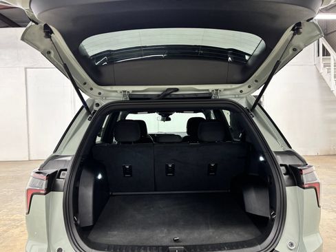 Used 2025 Chevrolet Equinox LT FWD image 24