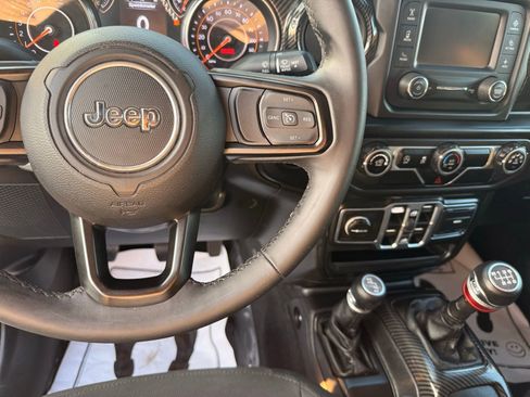 Used 2018 Jeep Wrangler Unlimited Sport S AWD/4WD image 15