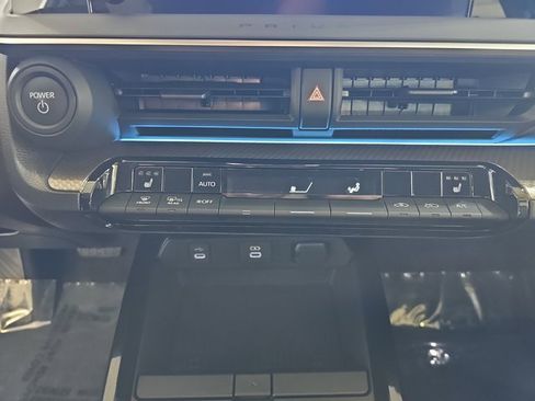 Used 2024 Toyota Prius XLE image 22