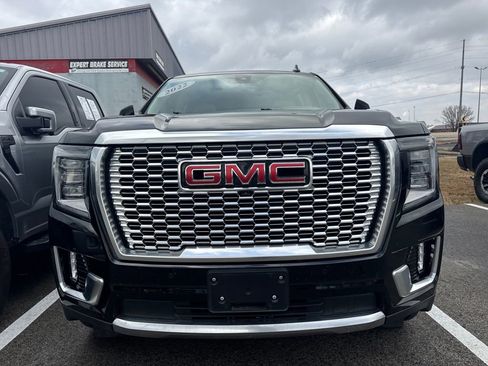 Used 2022 GMC Yukon XL Denali w/ Denali Ultimate Package image 2