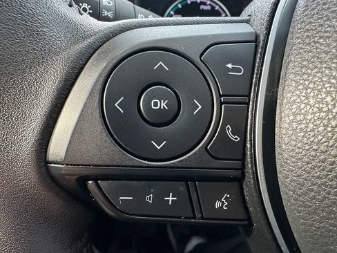 Used 2022 Toyota RAV4 XLE Premium image 20