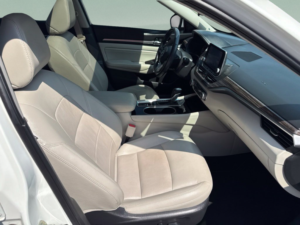Used 2020 Nissan Altima 2.0 Platinum FWD image 38