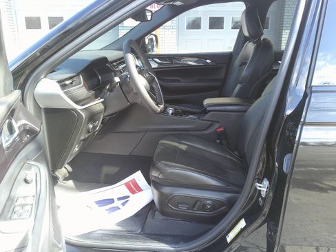 Used 2023 Jeep Grand Cherokee Altitude AWD/4WD image 15