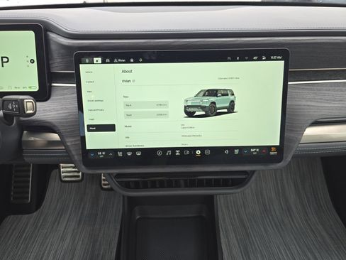 Used 2023 Rivian R1S Launch Edition image 29