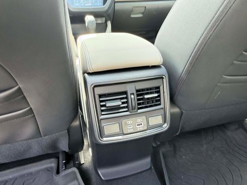 Used 2025 Subaru Forester Limited AWD/4WD image 14