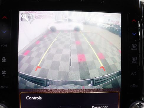 Used 2019 RAM 1500 Laramie image 30