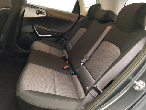 Used 2025 Kia Soul LX w/ LX Technology Package image 18