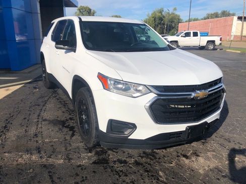 Used 2021 Chevrolet Traverse LS image 4