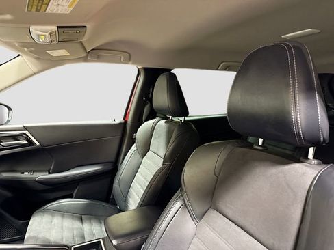 Used 2022 Mitsubishi Outlander SE image 21