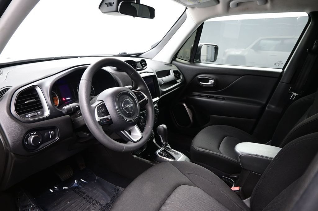 Used 2023 Jeep Renegade Latitude AWD/4WD image 20