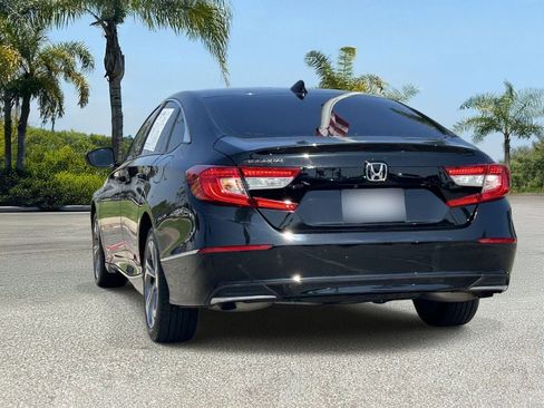 Used 2018 Honda Accord EX image 4