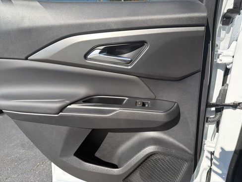 New 2026 Chevrolet Equinox EV LT image 30