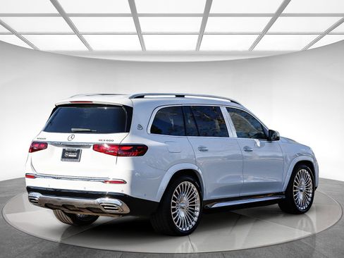 Certified 2025 Mercedes-Benz Maybach GLS 600 4MATIC image 4
