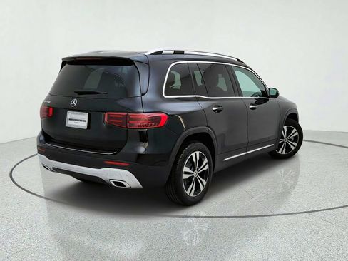Used 2026 Mercedes-Benz GLB 250 image 9