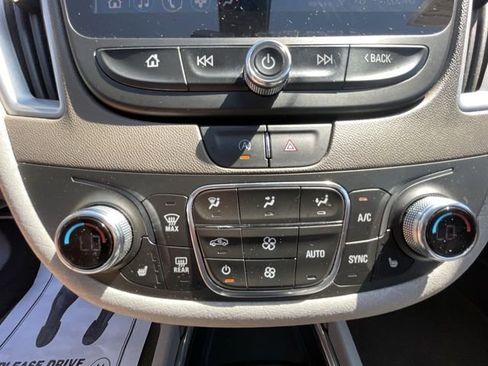 Used 2022 Chevrolet Malibu LT FWD image 22