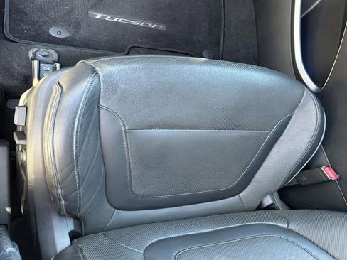 Used 2022 Hyundai Tucson Limited w/ Cargo Package image 9