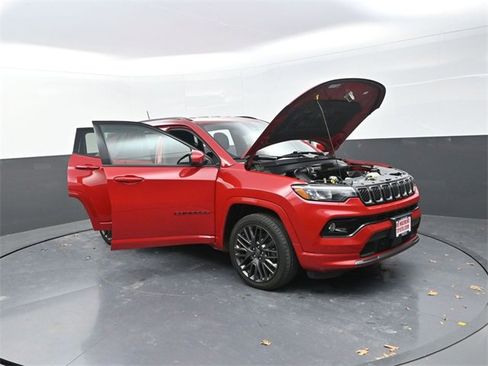 Used 2023 Jeep Compass Limited image 35