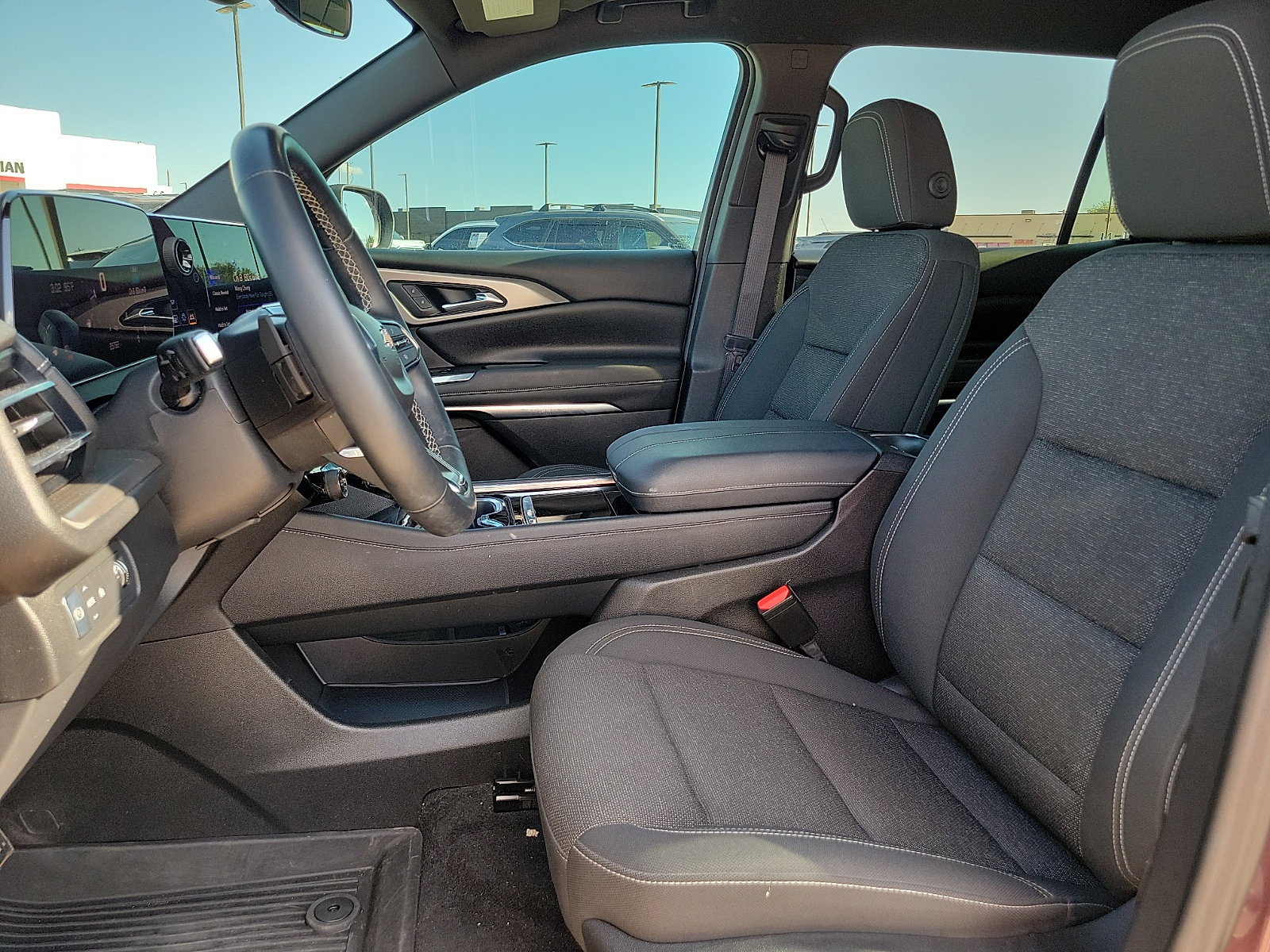 Used 2024 Chevrolet Traverse LT FWD image 12